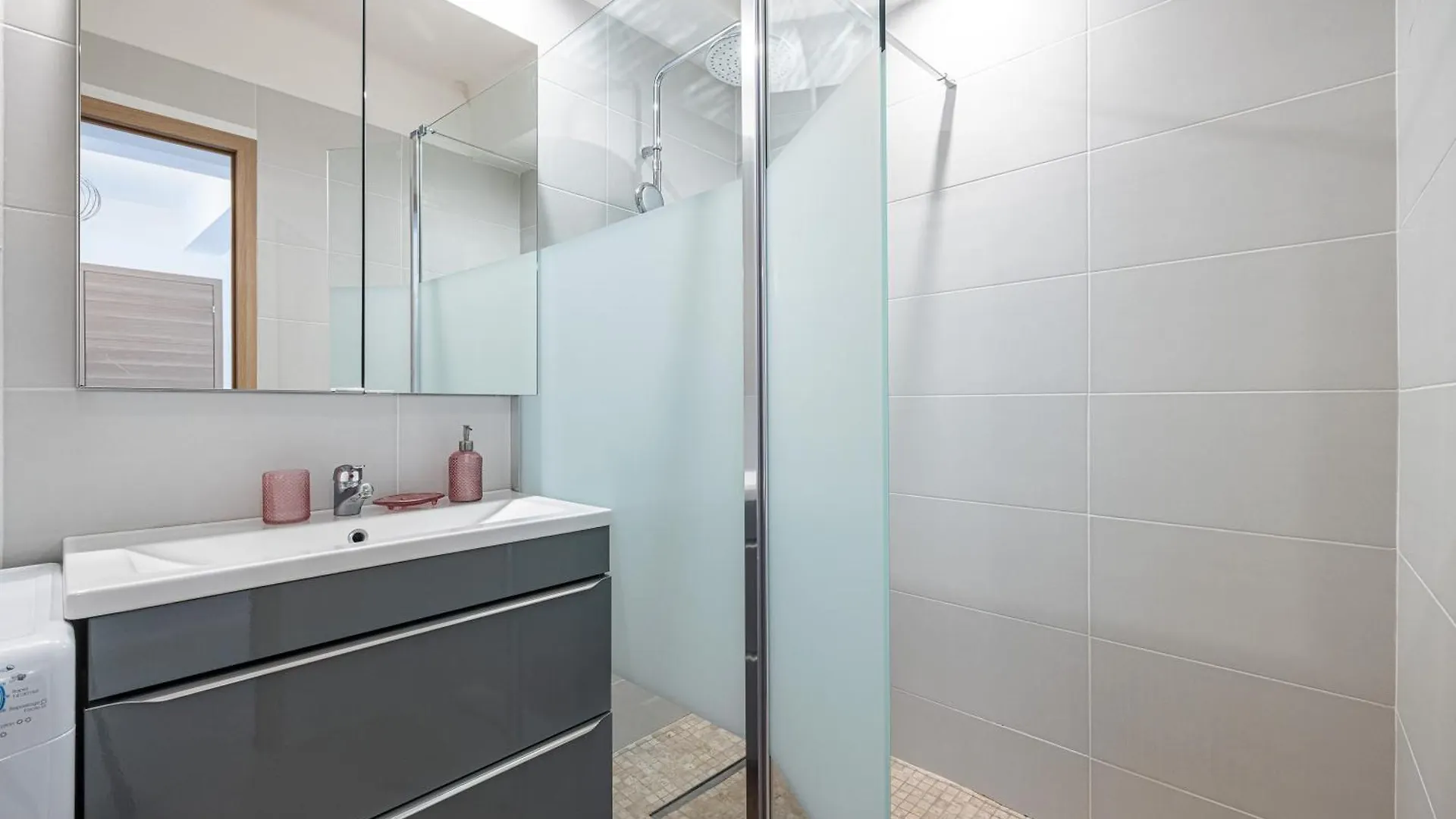 Apartment Appartement Le Marly - Happy Rentals Antibes France
